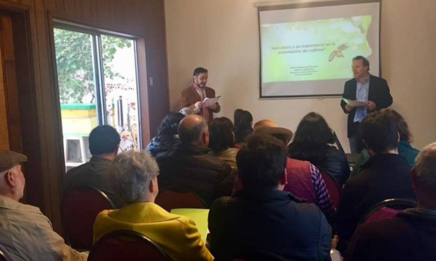 Senador De Urresti organizó seminario para productores orgánicos y apícolas