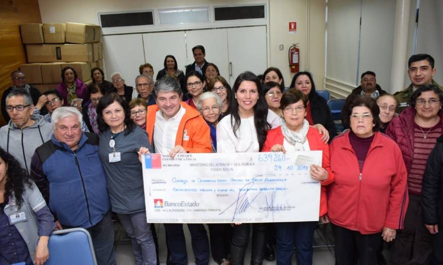 Vecinos de Mehuín, Máfil y Valdivia recibieron sus cheques del Fondo Social Presidente de la República
