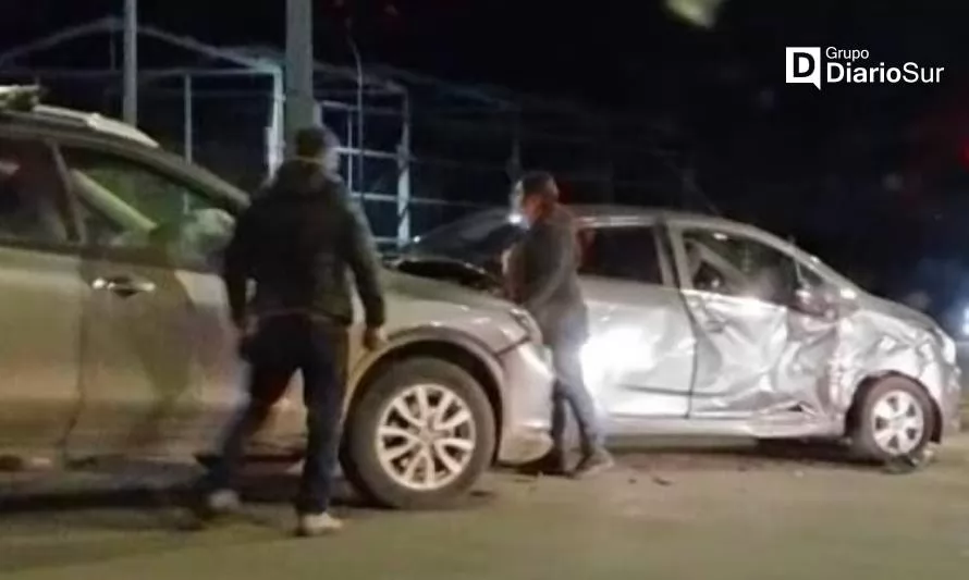Dos vehículos protagonizaron accidente en Valdivia