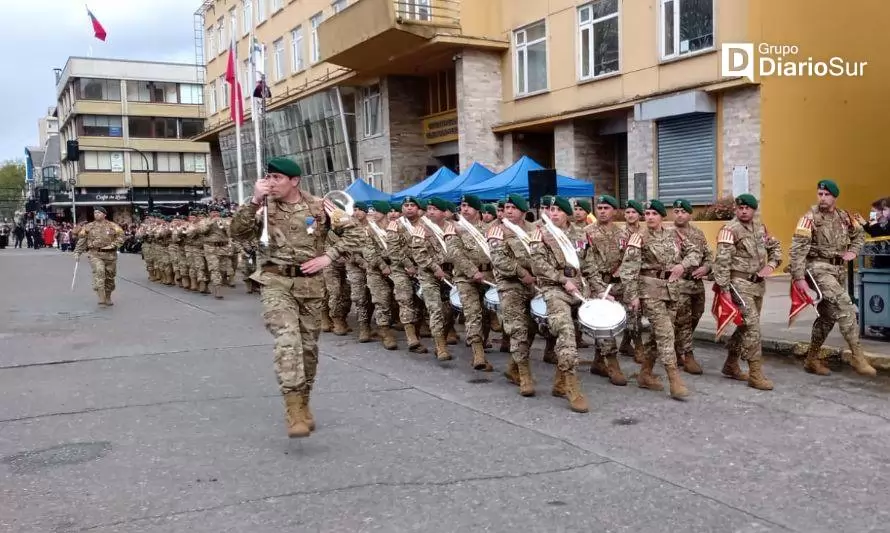 Se realizó tradicional parada militar en Valdivia 