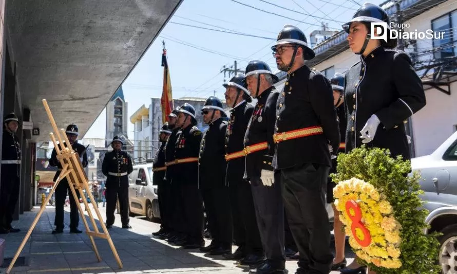 Bomba España de Valdivia rindió honores a sus mártires en su centenario