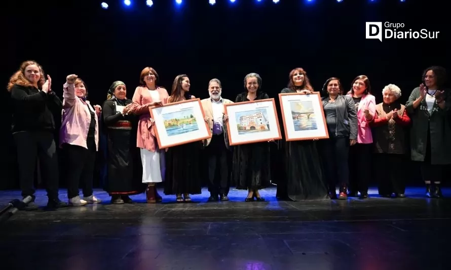 Con obra de teatro y reconocimientos el Gobierno Regional cerró actividades por Día de la Mujer