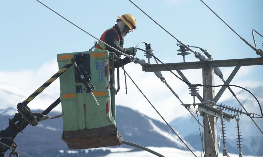 Avisan suspensión de suministro eléctrico para sectores de Valdivia