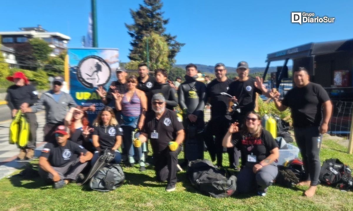 Unidad de Rescate de Valdivia rinde homenaje a las Glorias Navales