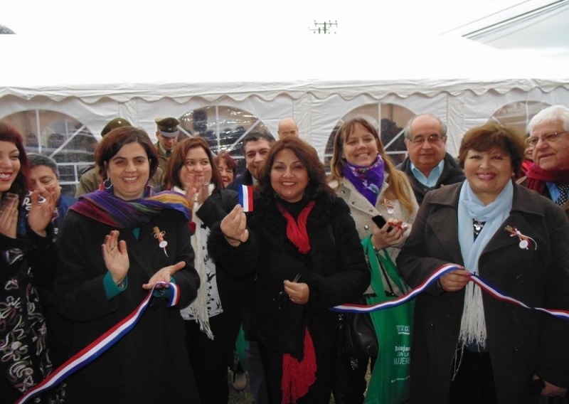Las mujeres de Paillaco ya no están solas, Ministra del SERNAM inauguró el Centro de la Mujer