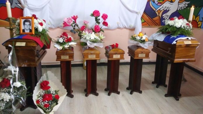 Familiares recibieron restos de víctimas de la Masacre de Chihuío