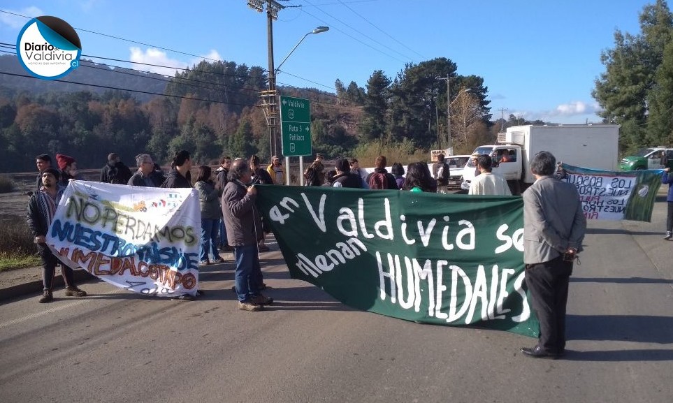 Vecinos de Las Gaviotas protestan contra relleno de humedales 