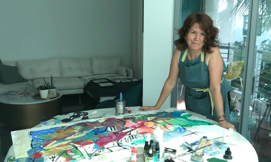La artista valdiviana Claudia Retamal expone su obra en galería de Miami