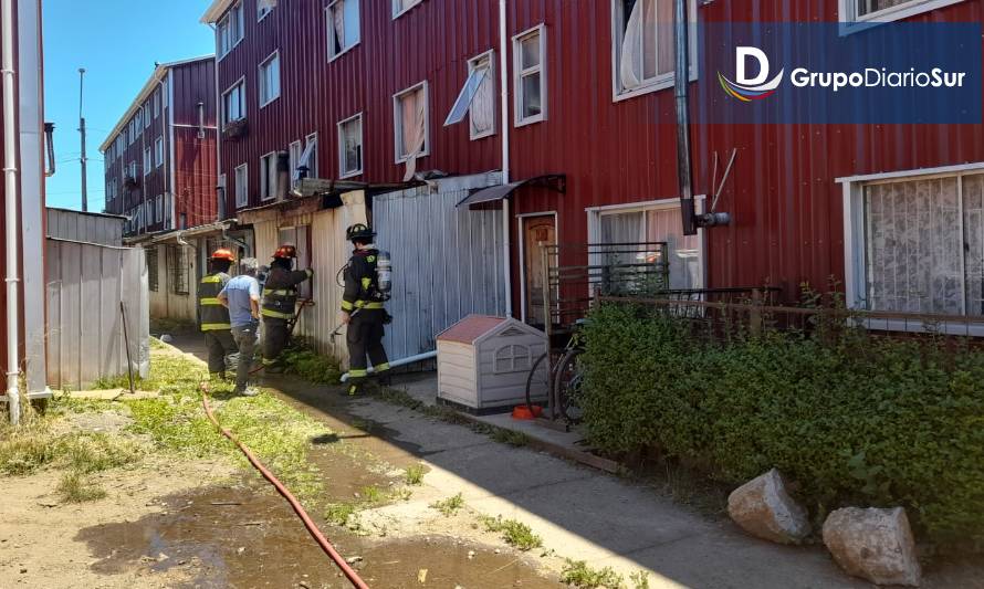Fuego afectó a departamento en Valdivia