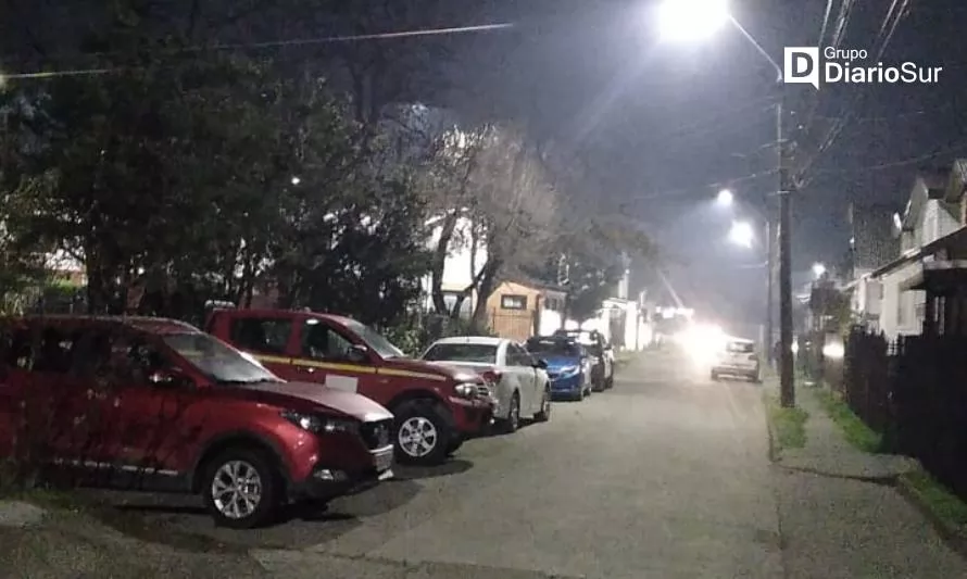 Vecinos de Villa Los Álamos denuncian viviendas sin electricidad