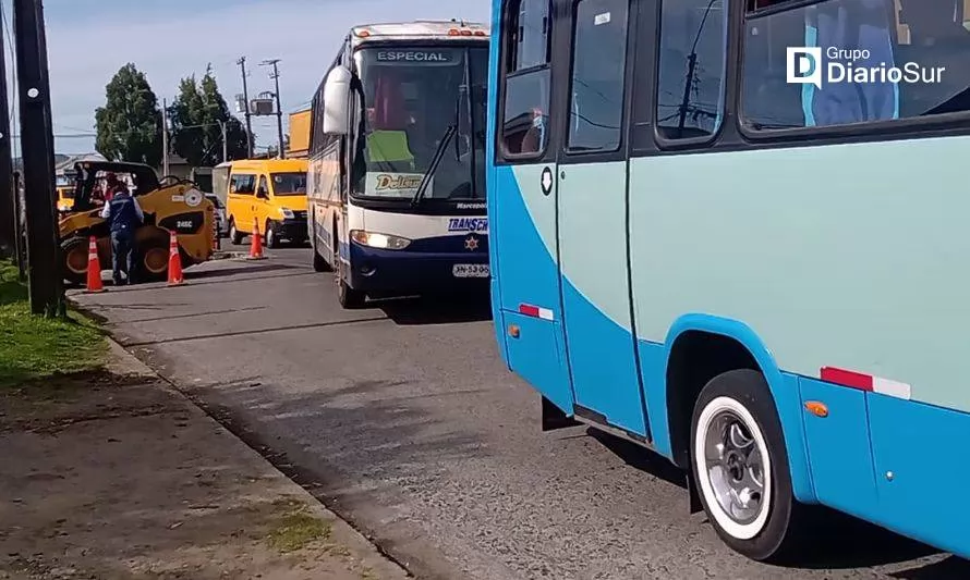 Reportan congestión en calle René Schneider de Valdivia