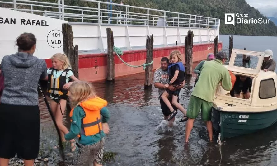 Familia rescatada en lago Maihue retomaron viaje por Chile sin problemas