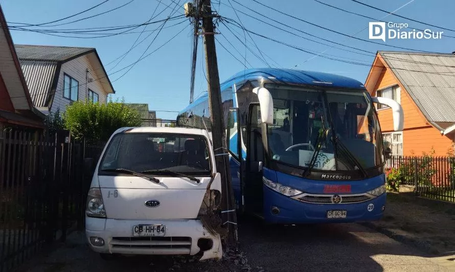 Conductor de bus protagonizó accidente en Valdivia