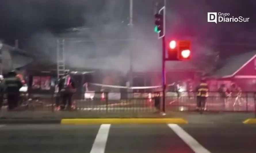 Incendio afectó a un local comercial en Valdivia