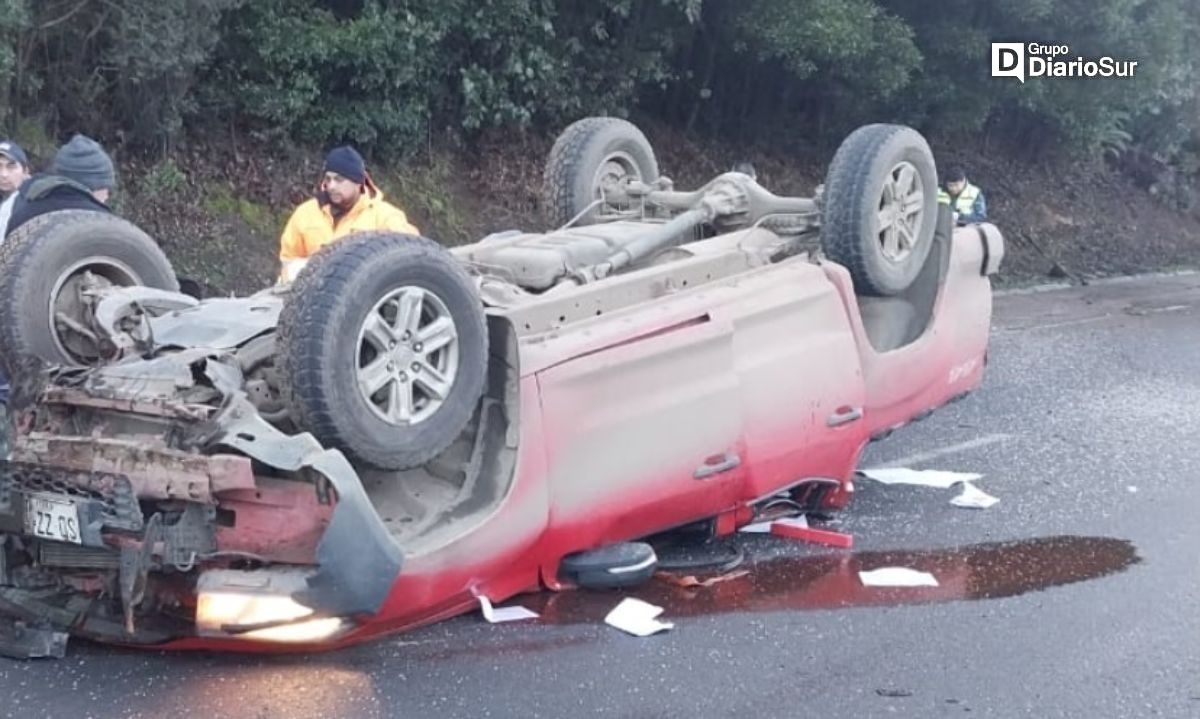 Volcamiento en Ruta 5 Sur deja una mujer lesionada - Diario de Valdivia