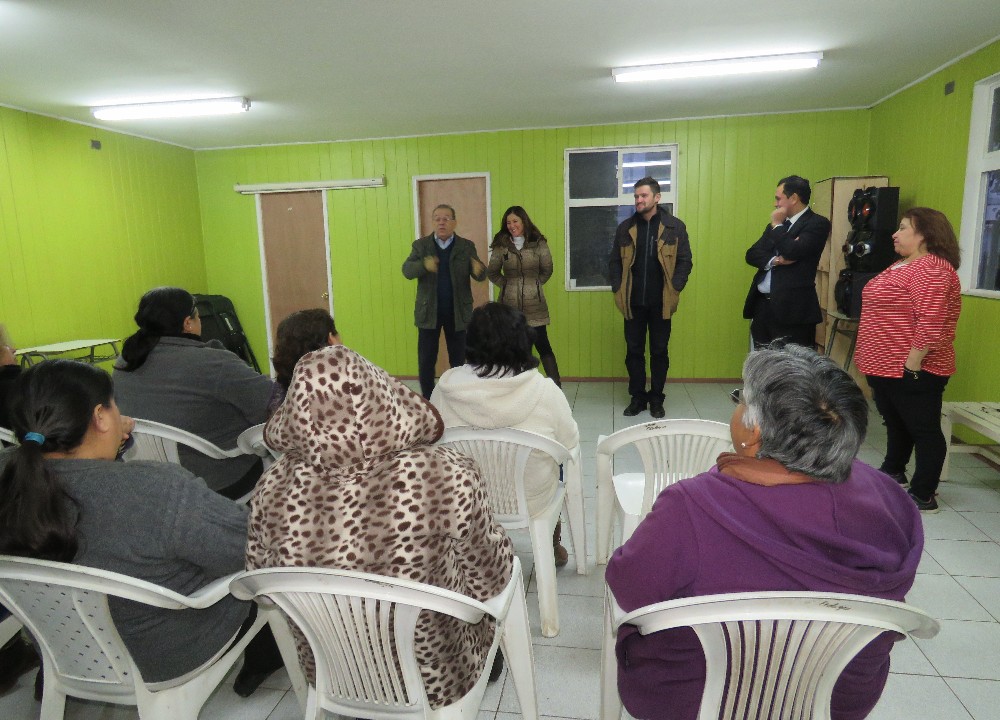 Exitoso primer operativo de orientación jurídica y legislativa en sector Guacamayo en Valdivia
